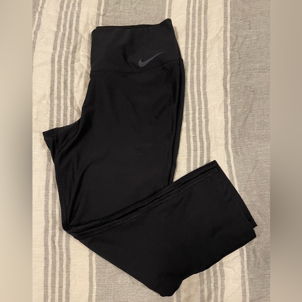 Women’s Nike Dri-Fit Capri Leggings with Mesh on Sides - Size S